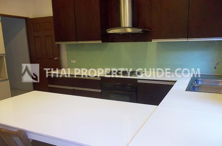 House with Shared Pool in Ramkhamhaeng 