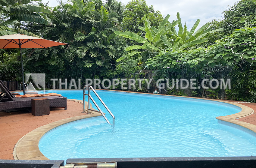 House with Shared Pool in Ramkhamhaeng 