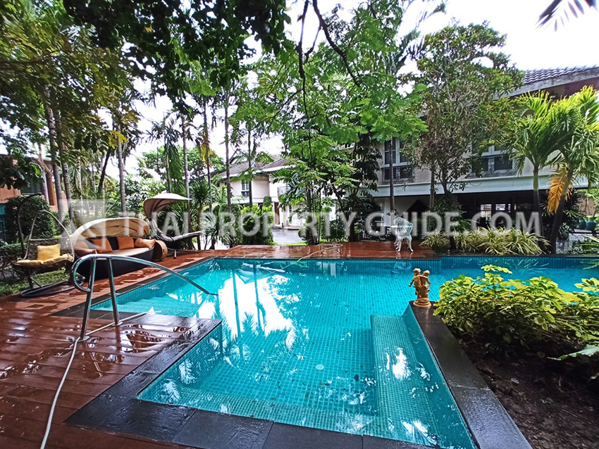 House with Shared Pool in Sathorn 