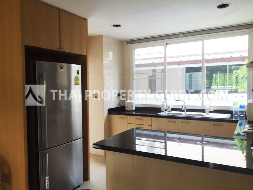 House with Shared Pool in Srinakarin 