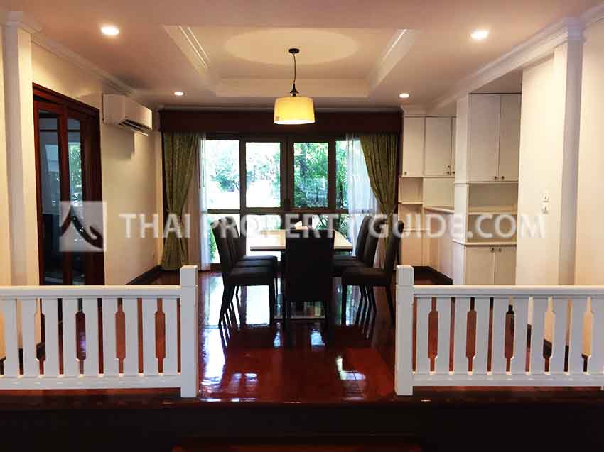 House with Shared Pool in Srinakarin 