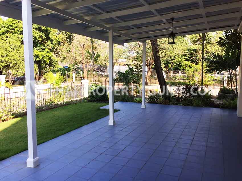 House with Shared Pool in Srinakarin 