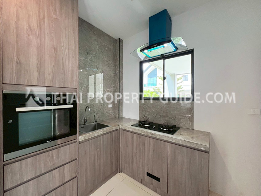 House with Shared Pool in Srinakarin 