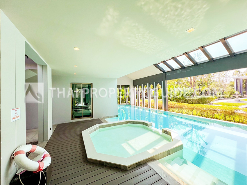 House with Shared Pool in Srinakarin 