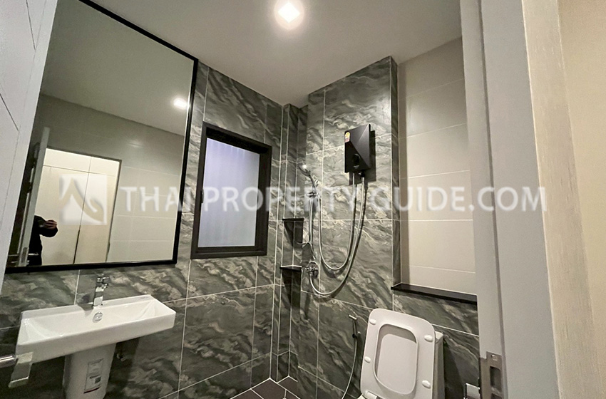 House with Shared Pool in Srinakarin 