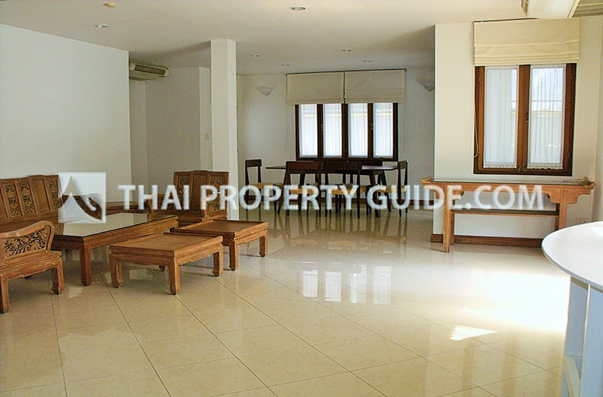 House with Shared Pool in Sukhumvit 