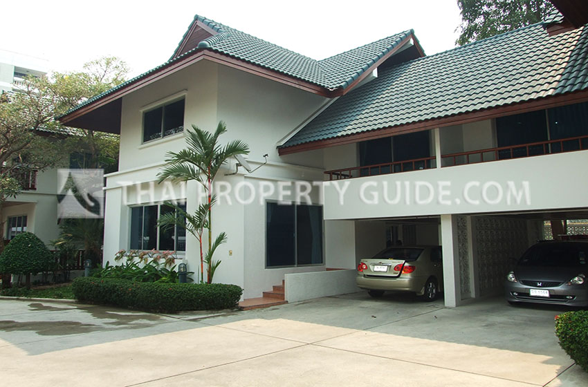 House with Shared Pool for rent in Sukhumvit