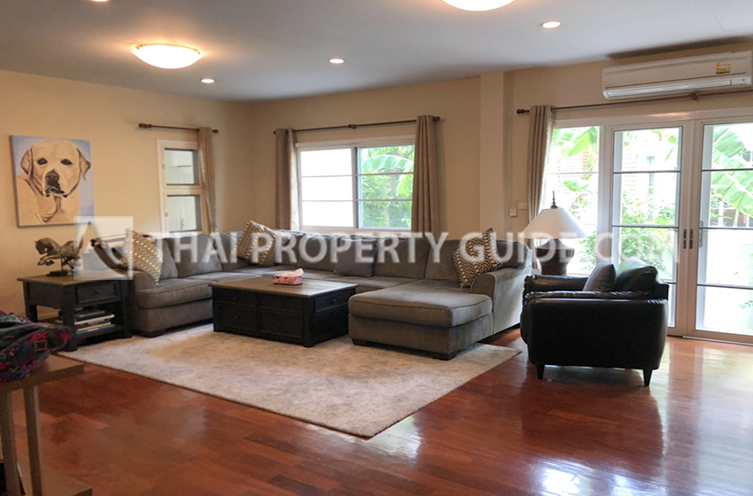 House with Shared Pool in Sukhumvit 