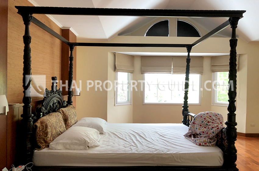 House with Shared Pool in Sukhumvit 