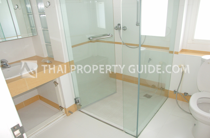 House with Shared Pool in Sukhumvit 