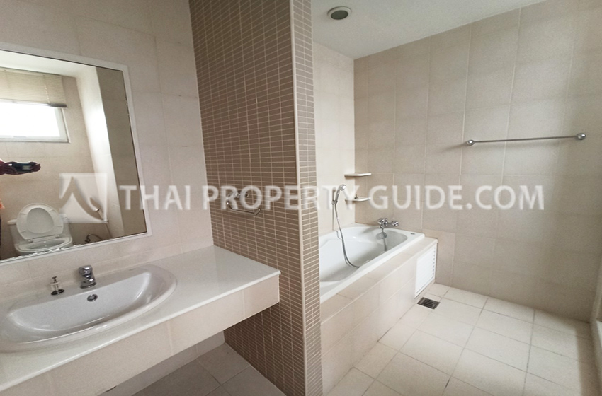 House with Shared Pool in Sukhumvit 