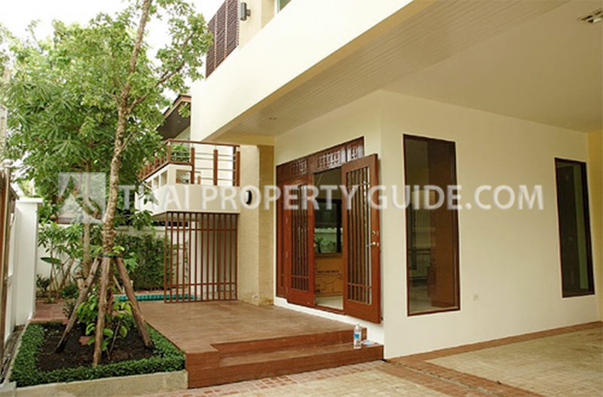 House with Shared Pool in Sukhumvit