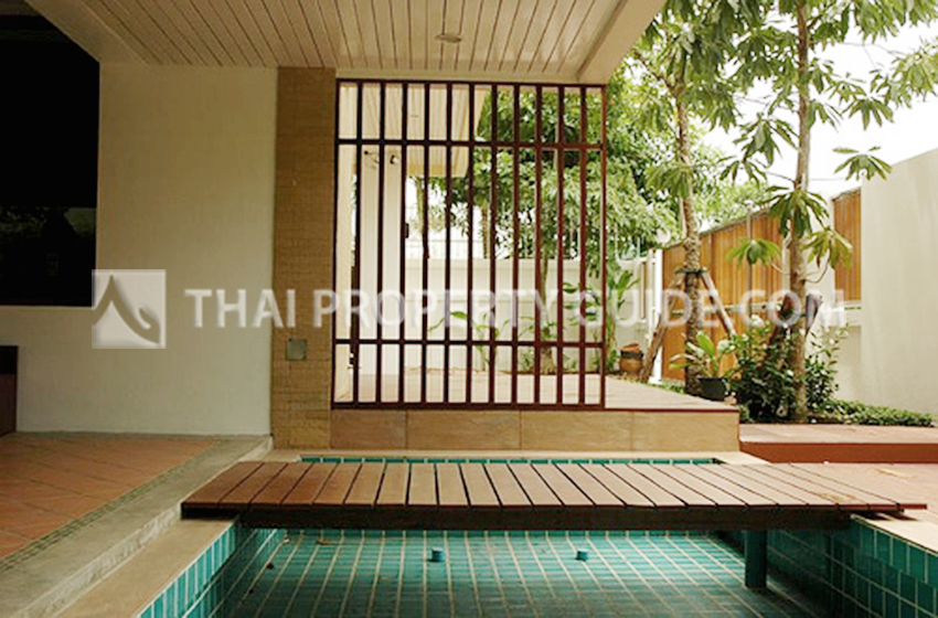 House with Shared Pool in Sukhumvit 