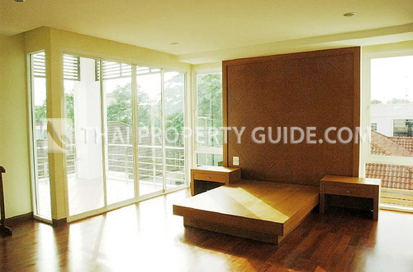 House with Shared Pool in Sukhumvit 