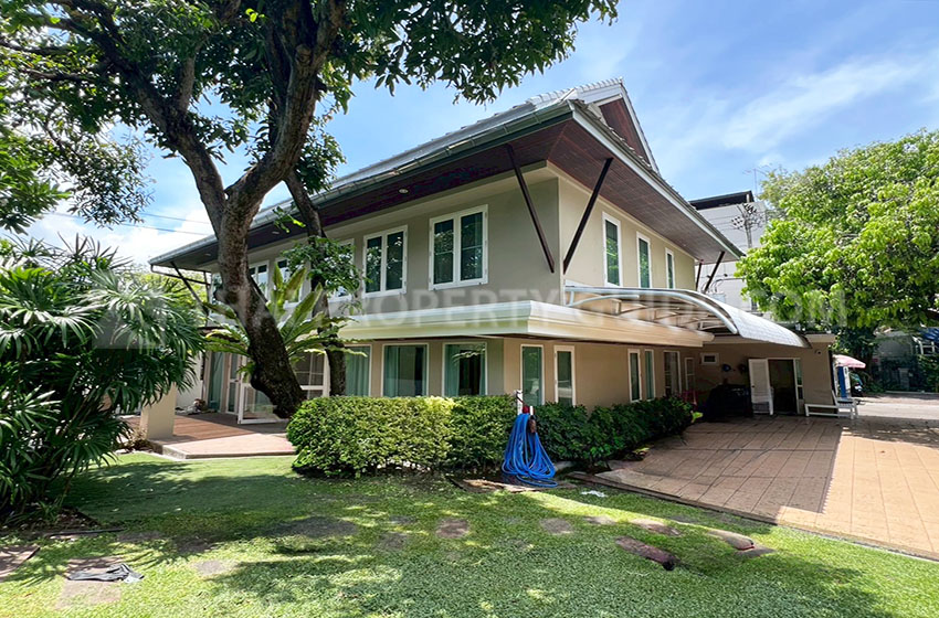 House with Shared Pool for rent in Sukhumvit