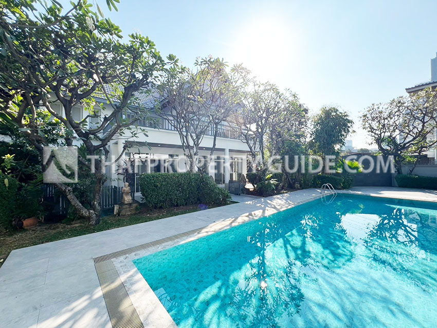House with Shared Pool for rent in Sukhumvit