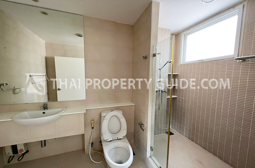 House with Shared Pool in Sukhumvit 