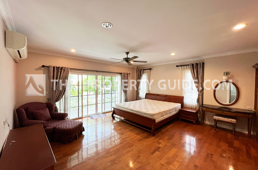 House with Shared Pool in Sukhumvit 