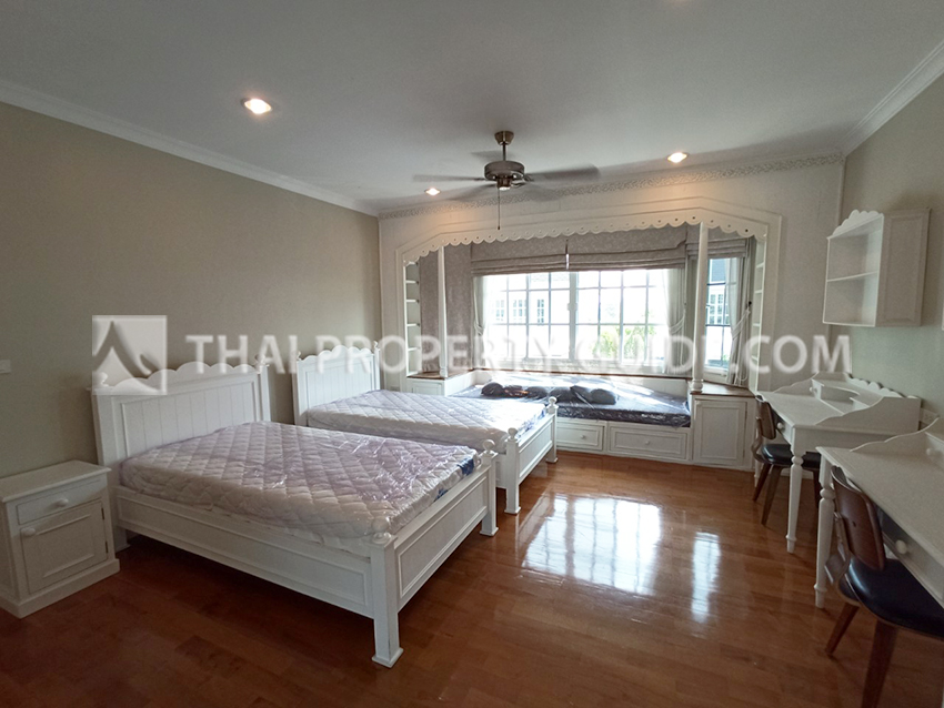 House with Shared Pool in Sukhumvit 