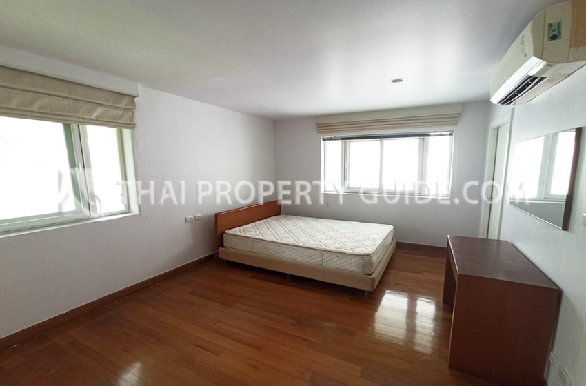 House with Shared Pool in Sukhumvit 