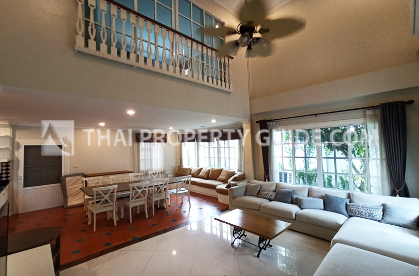 House with Shared Pool in Sukhumvit 