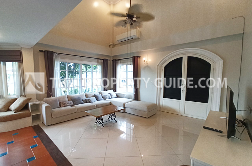 House with Shared Pool in Sukhumvit 