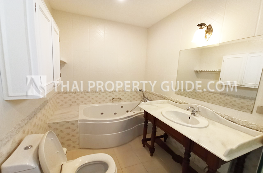 House with Shared Pool in Sukhumvit 