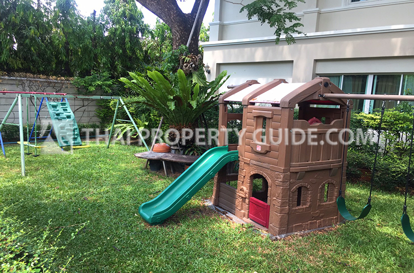 House with Shared Pool in Sukhumvit 