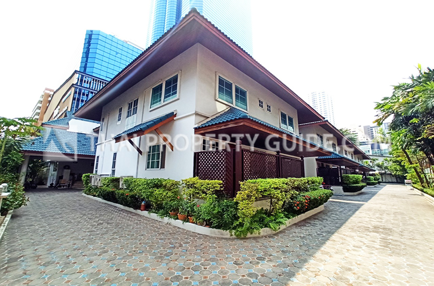 House with Shared Pool in Sukhumvit 