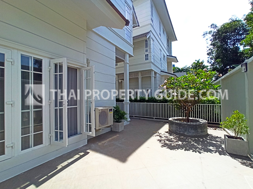 House with Shared Pool in Sukhumvit 