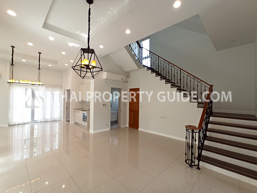 House with Shared Pool in Sukhumvit 