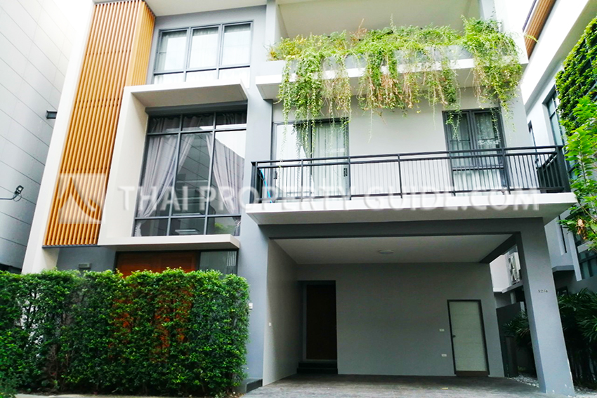 House with Shared Pool for rent in Sukhumvit