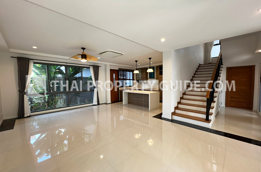 House with Shared Pool in Sukhumvit 