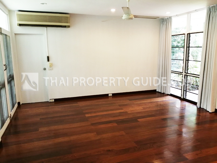 House with Shared Pool in Sukhumvit 