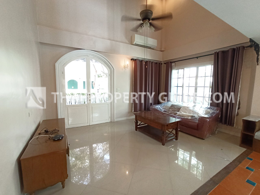 House with Shared Pool in Sukhumvit 