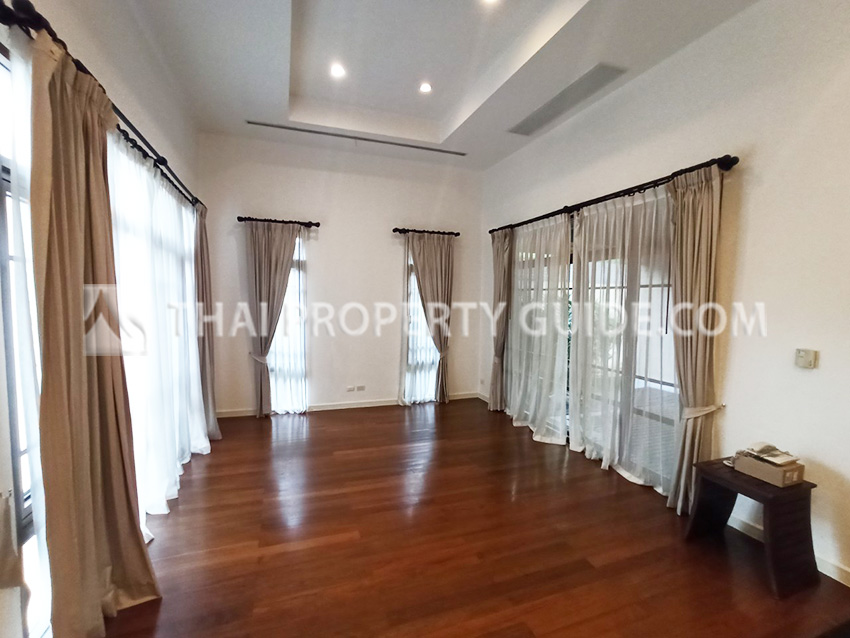 House with Shared Pool in Sukhumvit 
