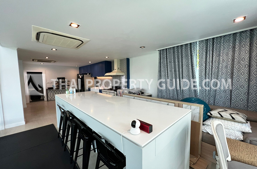 House with Shared Pool in Sukhumvit 