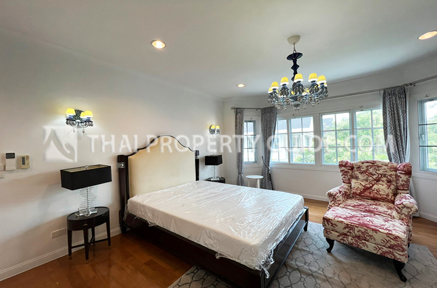 House with Shared Pool in Sukhumvit 