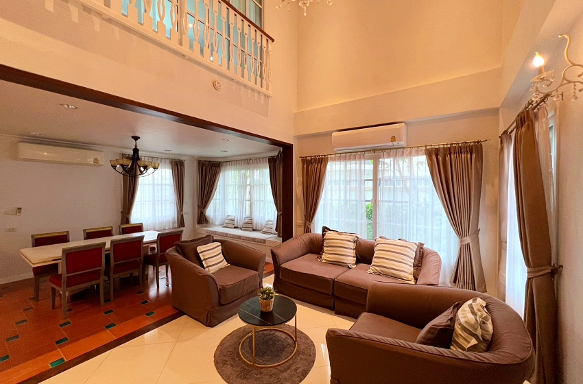 House with Shared Pool in Sukhumvit 