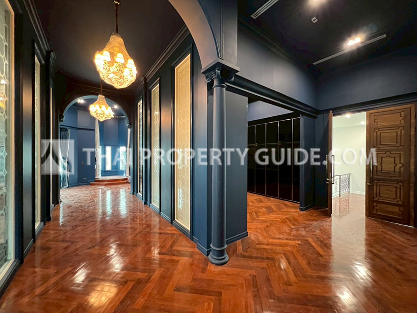House with Shared Pool in Sukhumvit 