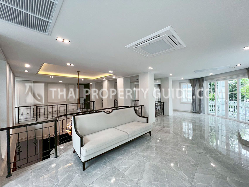 House with Shared Pool in Sukhumvit 