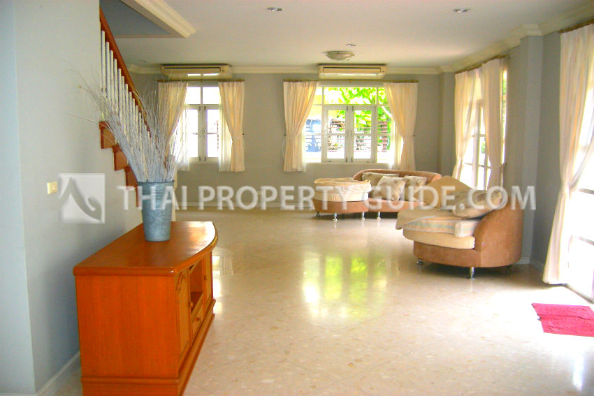 House with Shared Pool in Sukhumvit 