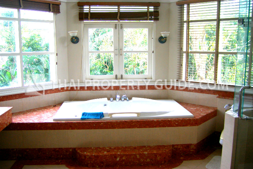 House with Shared Pool in Sukhumvit 