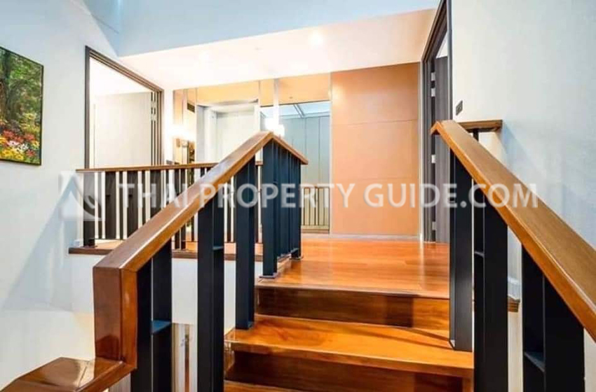 House with Shared Pool in Sukhumvit 
