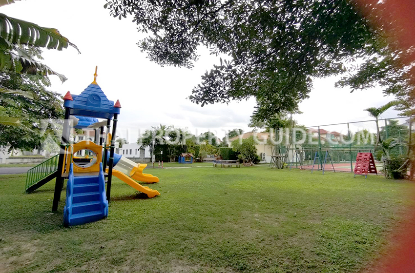 House with Shared Pool in Sukhumvit 