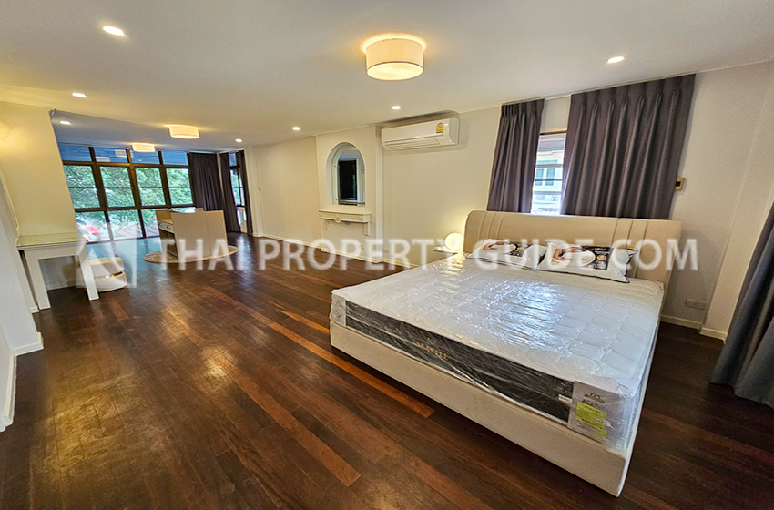 House with Shared Pool in Sukhumvit : Panya Village On-Nut 