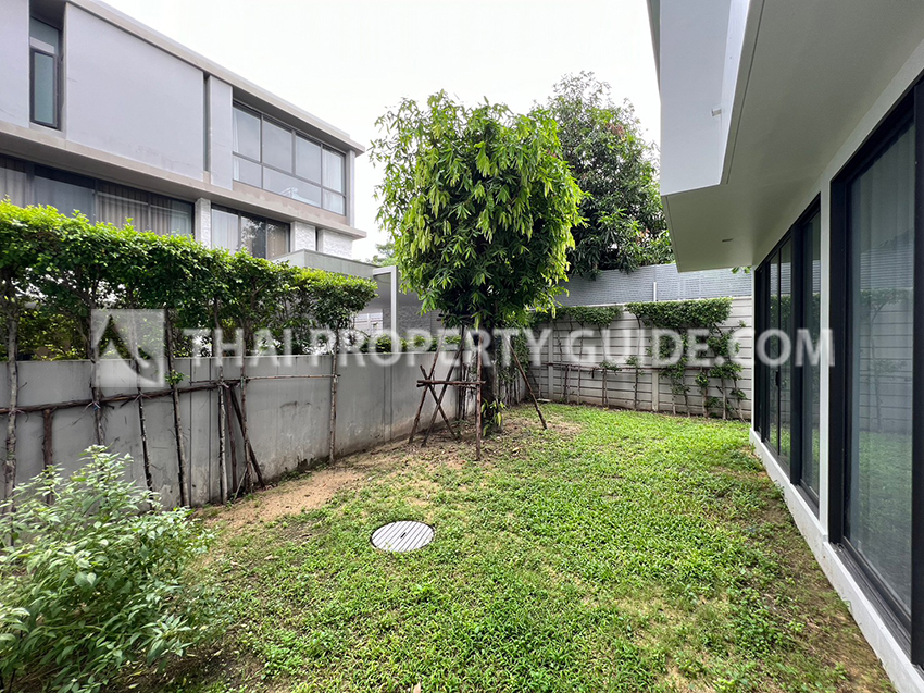 House with Shared Pool in Sukhumvit 