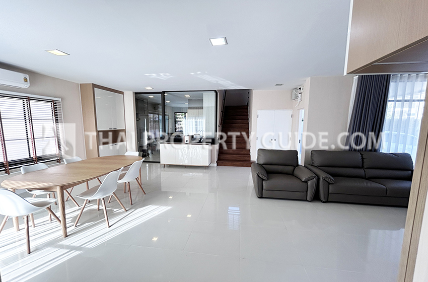 House with Shared Pool in Sukhumvit