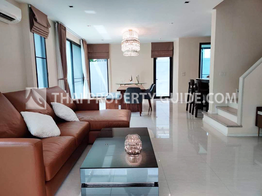 House with Shared Pool in Sukhumvit