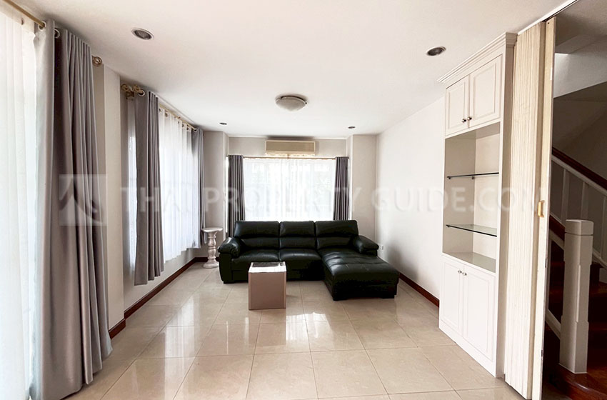 House with Shared Pool in Sukhumvit 